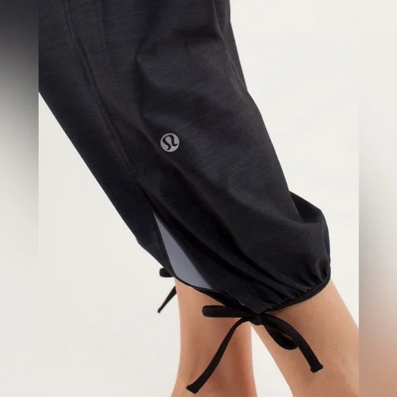 Lululemon Om Pant Commuter Denim Black / Black (Gray/Black) - Picture 3 of 15